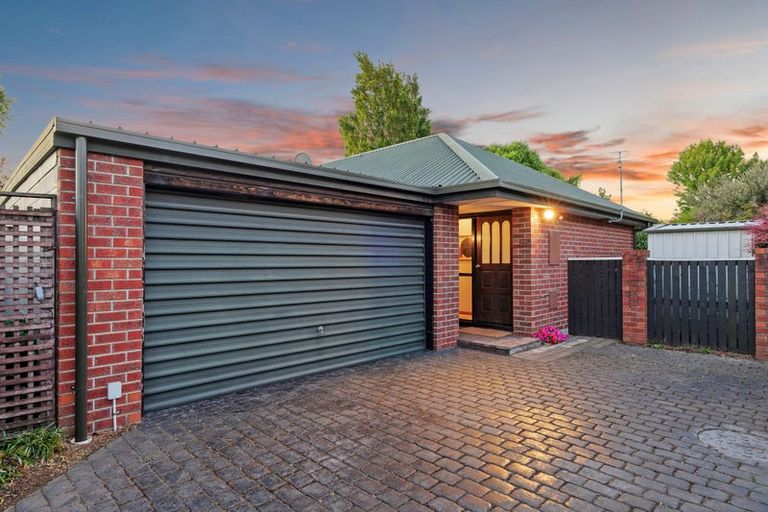 Photo of property in 11b Winters Road, Redwood, Christchurch, 8051