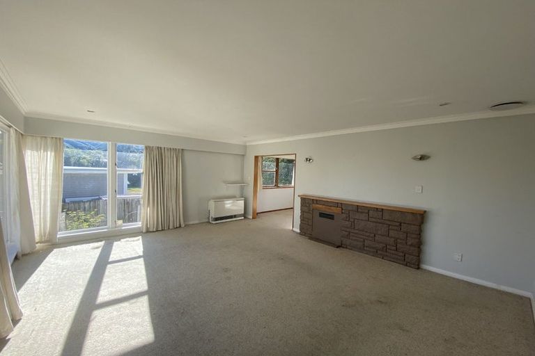 Photo of property in 32 Allen Terrace, Tawa, Wellington, 5028