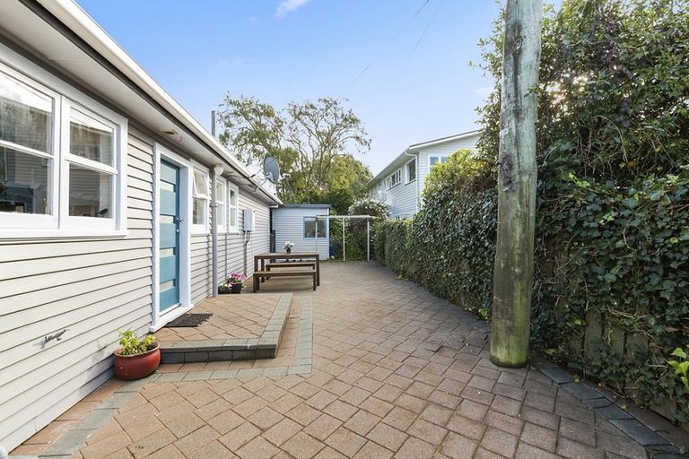 Photo of property in 93 Normandale Road, Normandale, Lower Hutt, 5010