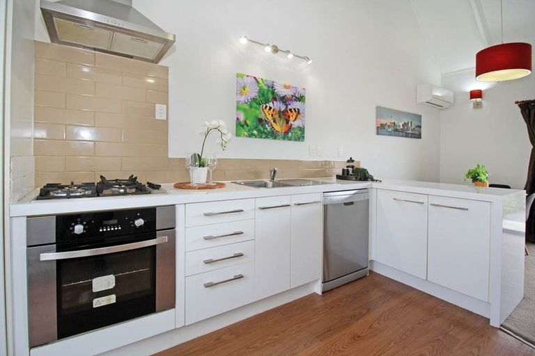 Photo of property in 10/58 Manuroa Road, Takanini, 2112