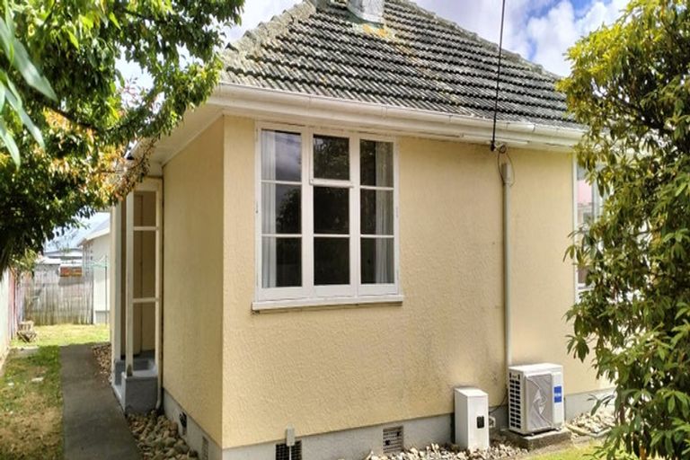 Photo of property in 3-3a Queenwood Road, Levin, 5510