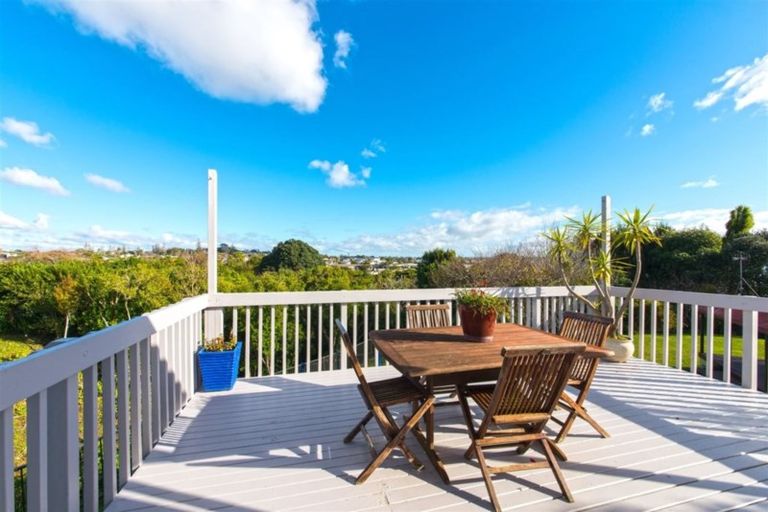 Photo of property in 24 Venus Place, Half Moon Bay, Auckland, 2012