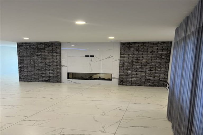 Photo of property in 5 Wyon Way, Flat Bush, Auckland, 2016