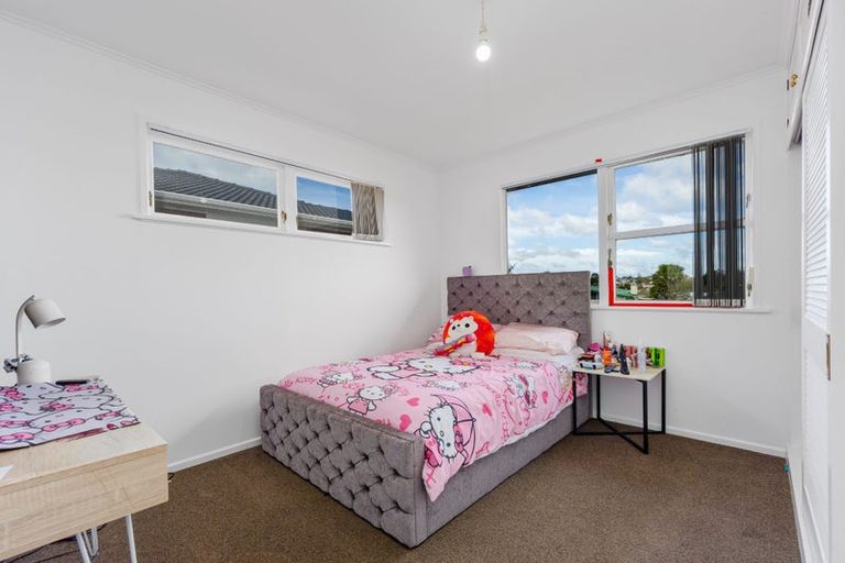 Photo of property in 9 Grimshaw Place, Henderson, Auckland, 0612