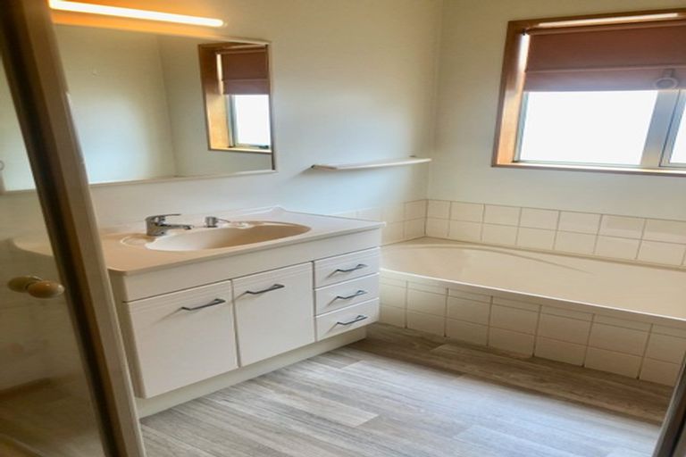 Photo of property in 47 Blue Gum Place, New Brighton, Christchurch, 8083