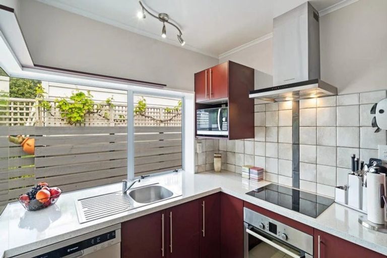 Photo of property in 5b Longwood Lane, Otumoetai, Tauranga, 3110