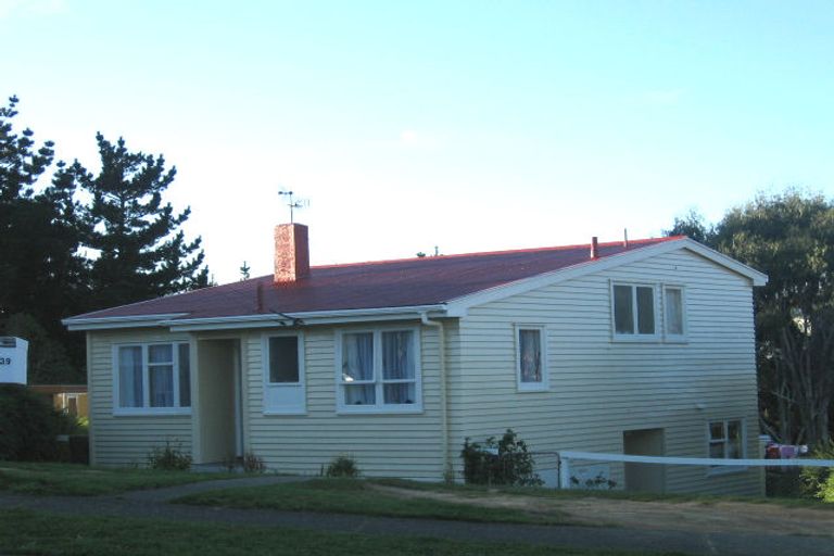Photo of property in 139 Castor Crescent, Cannons Creek, Porirua, 5024