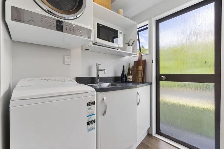 Photo of property in 1/8 Brookfield Road, Te Atatu Peninsula, Auckland, 0610