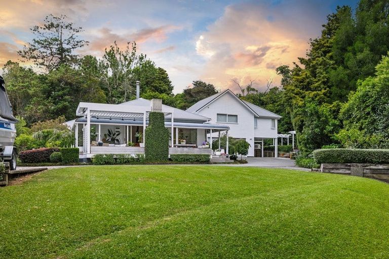 Photo of property in 47 Waipuia Place, Greenhithe, Auckland, 0632