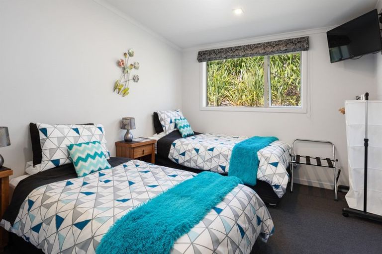 Photo of property in 25 Gravesend Place, Picton, 7220