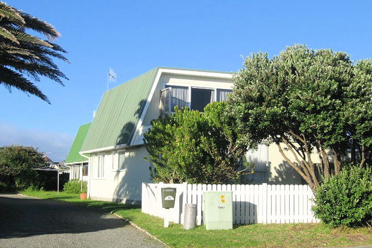 Photo of property in 7b Olive Terrace, Paraparaumu Beach, Paraparaumu, 5032