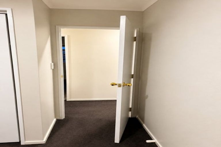 Photo of property in 4b Kimdale Place, Totara Heights, Auckland, 2105