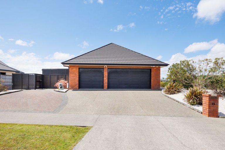 Photo of property in 54 Cashmere Drive, Fitzherbert, Palmerston North, 4410