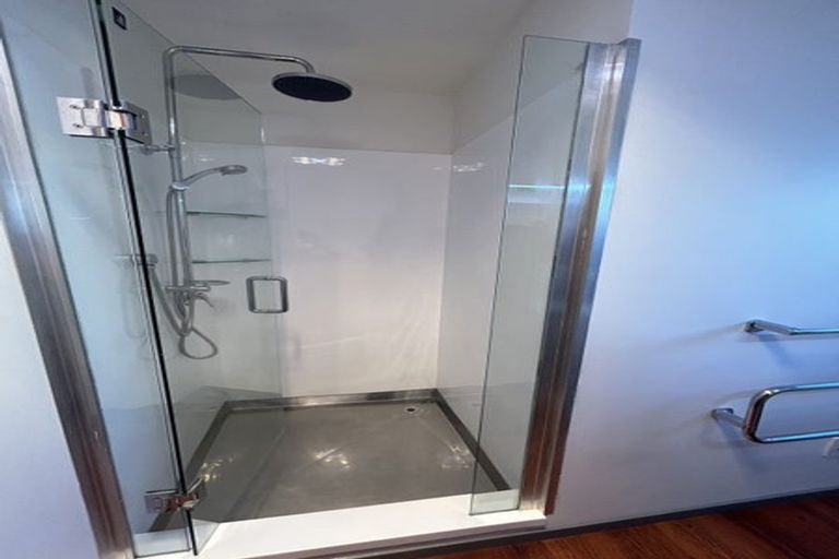 Photo of property in 6 Randolph Road, Crofton Downs, Wellington, 6035