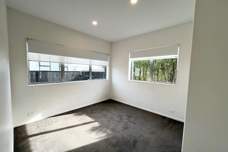 Photo of property in 1 Heri Lane, Westgate, Auckland, 0814