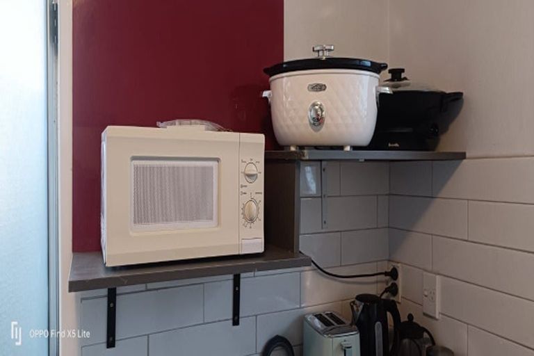 Photo of property in 15 Peach Road, Glenfield, Auckland, 0629