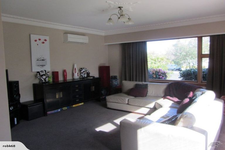 Photo of property in 15 Rochford Place, Bryndwr, Christchurch, 8052