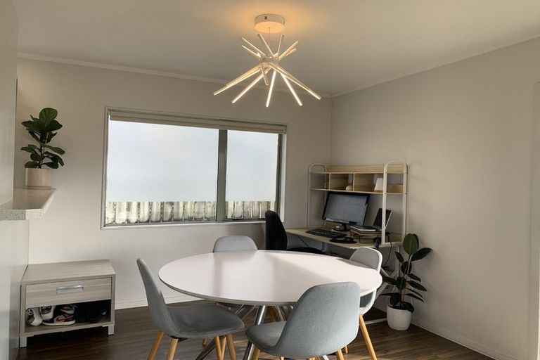 Photo of property in 2/34 Elizabeth Drive, West Harbour, Auckland, 0618