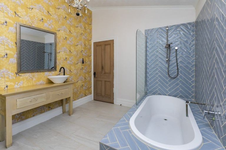 Photo of property in 79 North Avon Road, Richmond, Christchurch, 8013