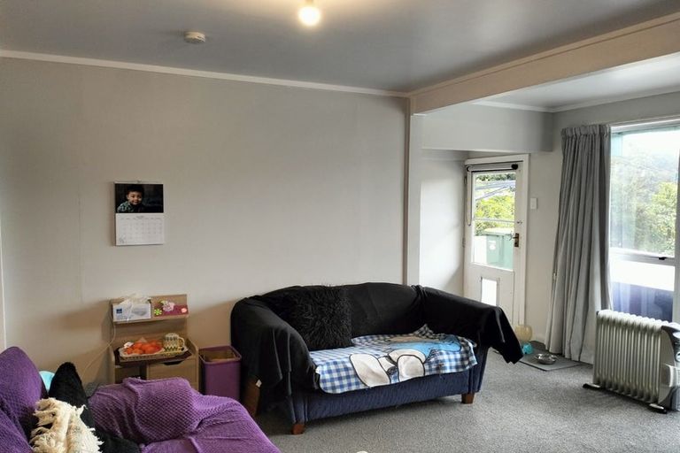 Photo of property in 27 Ngahere Street, Stokes Valley, Lower Hutt, 5019