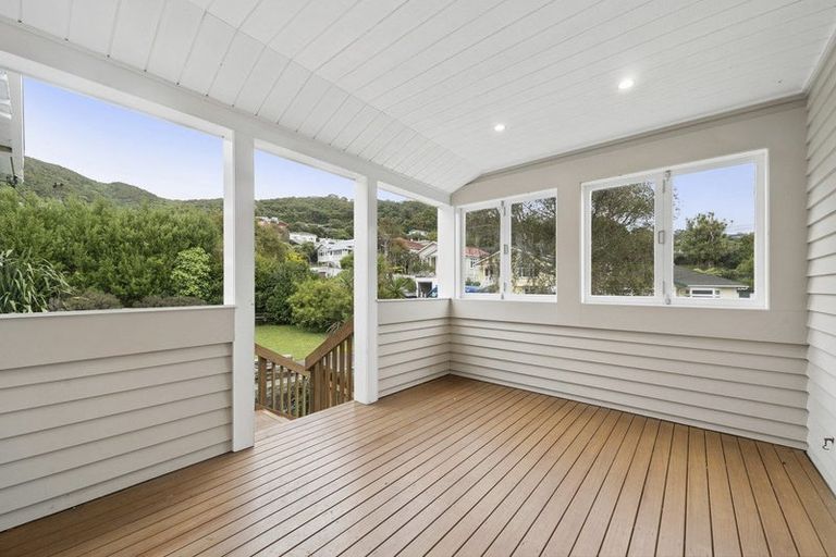 Photo of property in 21 Burrows Avenue, Karori, Wellington, 6012