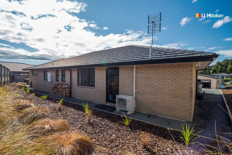 Photo of property in 83 Grandvista Drive, Green Island, Dunedin, 9018