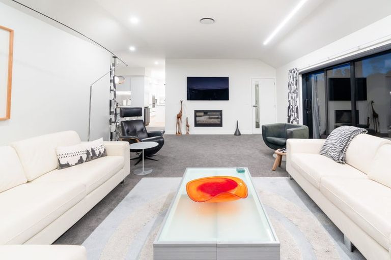 Photo of property in 14 Garden Road, Raumati Beach, Paraparaumu, 5032