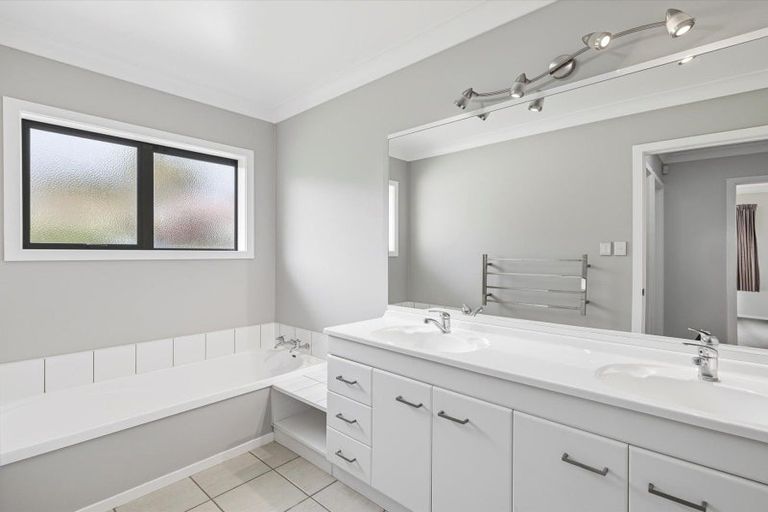 Photo of property in 30 Rowesdale Drive, Ohauiti, Tauranga, 3112