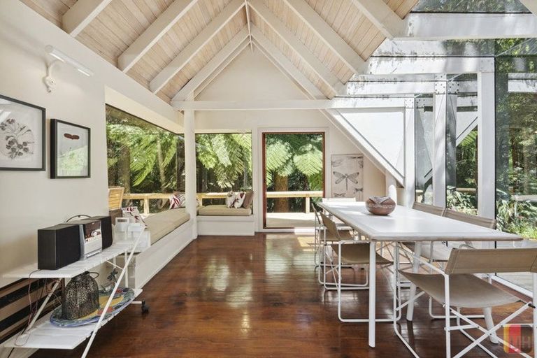 Photo of property in 14 Kingsclere Place, Goodwood Heights, Auckland, 2105