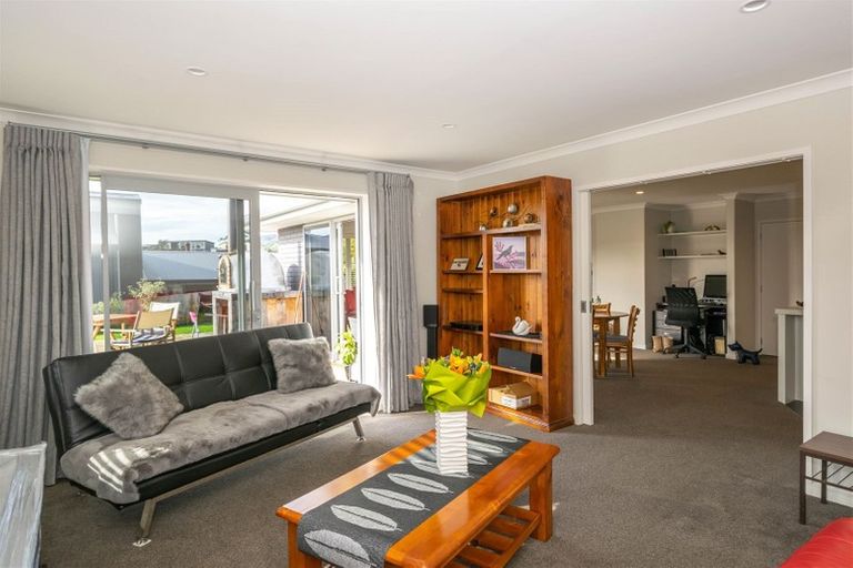 Photo of property in 112 Milton Terrace, Picton, 7220