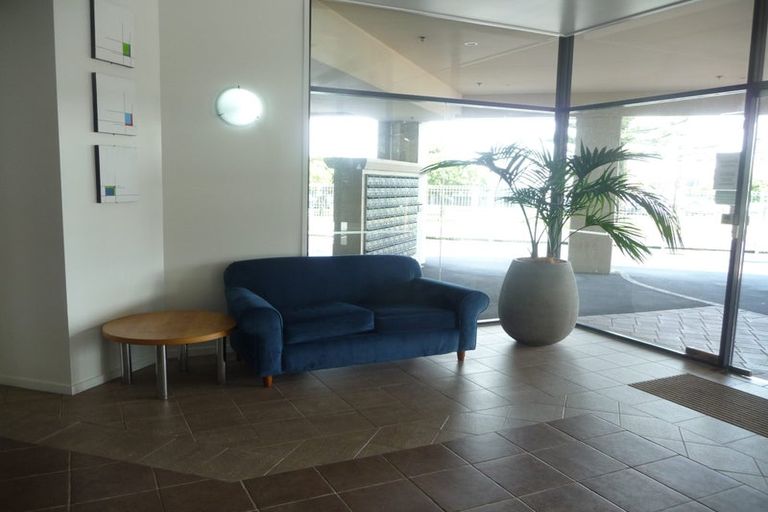 Photo of property in The Rennaissance, 14f/18 Ronwood Avenue, Manukau, Auckland, 2104