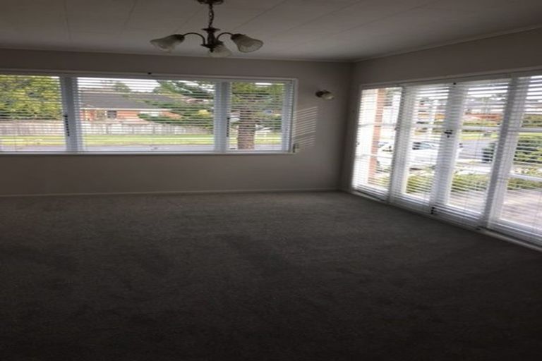 Photo of property in 22 Gossamer Drive, Pakuranga Heights, Auckland, 2010