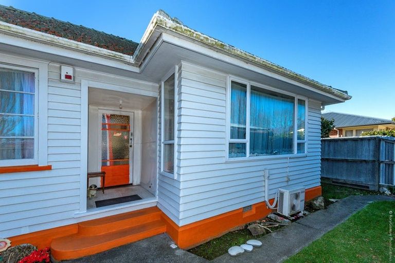 Photo of property in 2/102 Yaldhurst Road, Sockburn, Christchurch, 8042