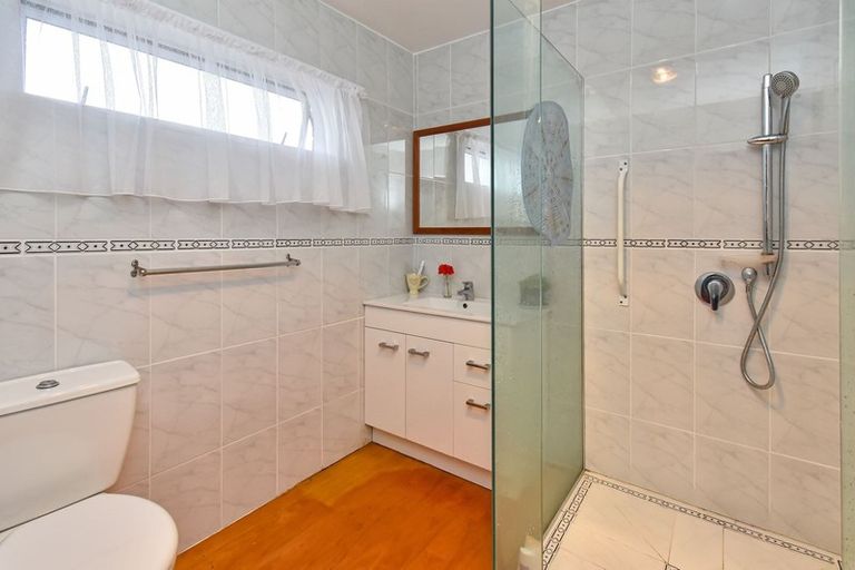 Photo of property in 24 Collie Street, Hillpark, Auckland, 2102