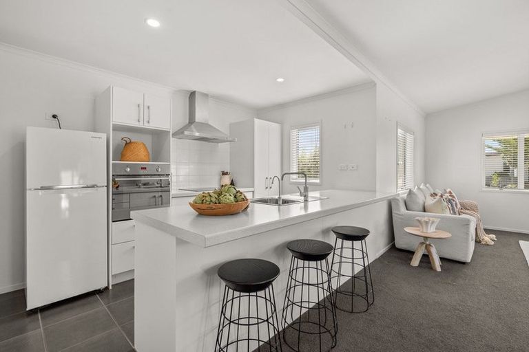 Photo of property in 2 Coprosma Close, Papamoa Beach, Papamoa, 3118