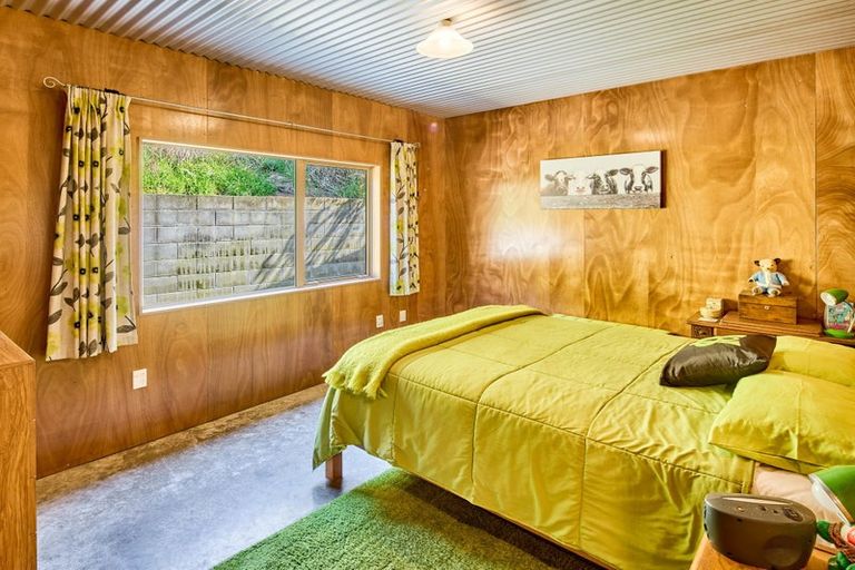 Photo of property in 132 Bing Lucas Drive, Tawa, Wellington, 5028