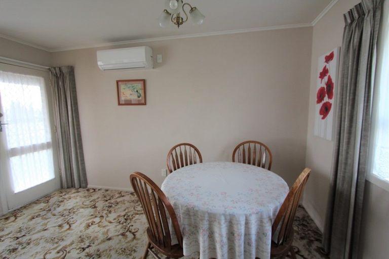 Photo of property in 16 Oak Place, Tokoroa, 3420