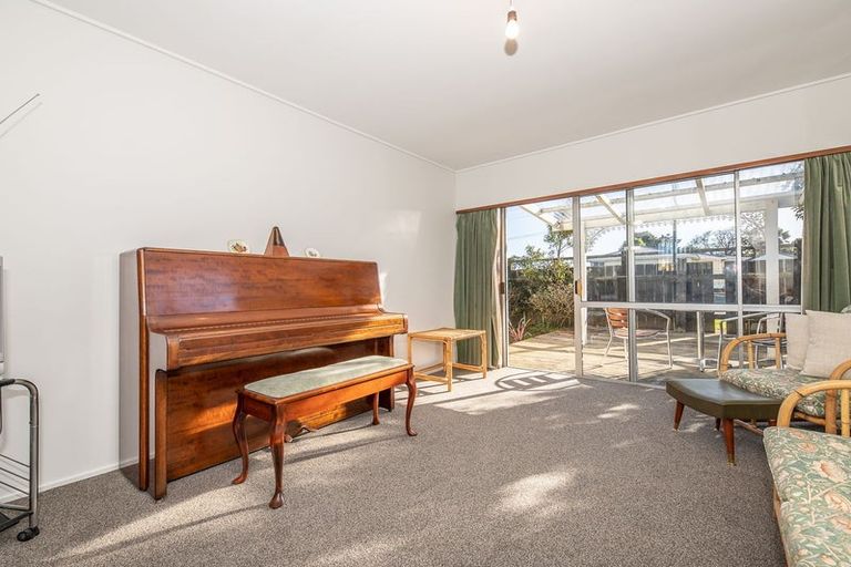 Photo of property in 143 Queen Street, Westport, 7825