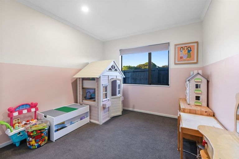 Photo of property in 37 Whitney Place, Rototuna North, Hamilton, 3210