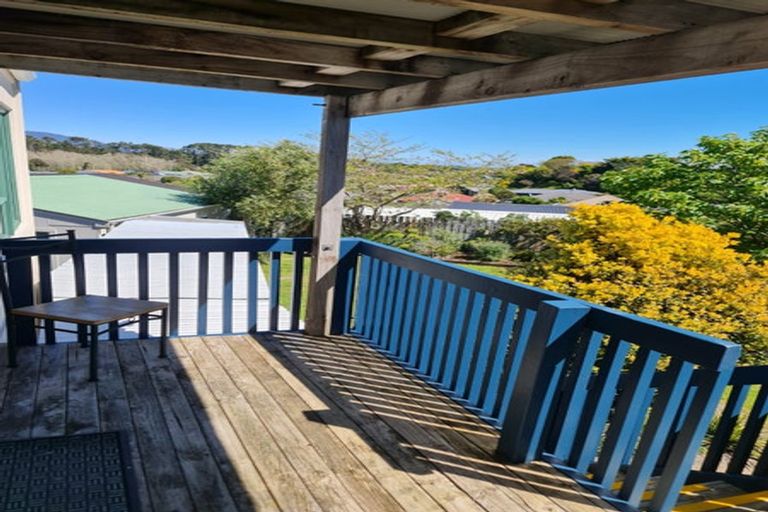 Photo of property in 8 Trig Hill Terrace, Waikanae Beach, Waikanae, 5036