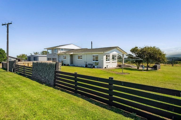 Photo of property in 1397 Meremere Road, Ohangai, Hawera, 4672