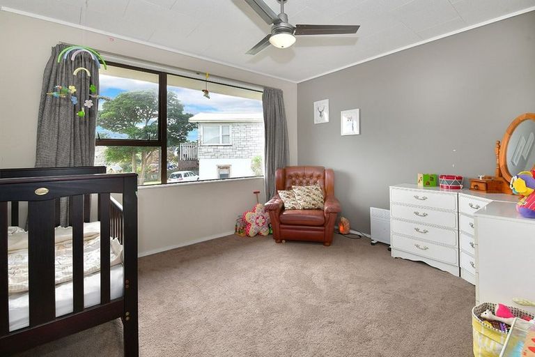 Photo of property in 22 Hand Road, Helensville, 0800