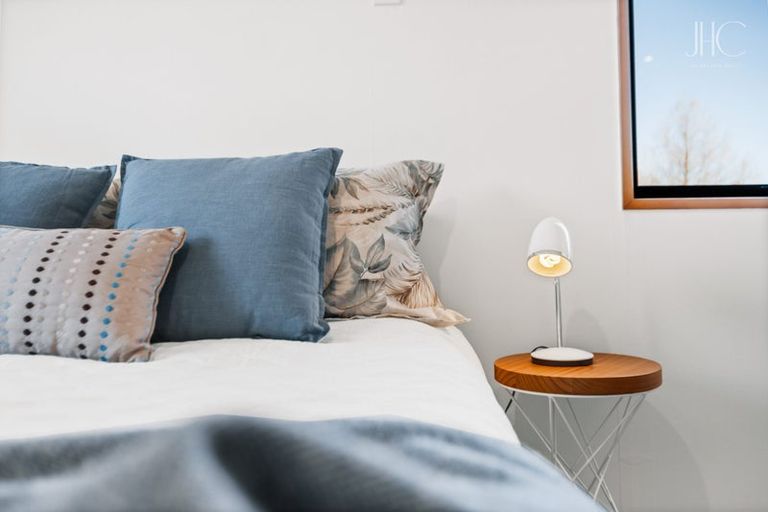 Photo of property in 100 Waenga Drive, Cromwell, 9310