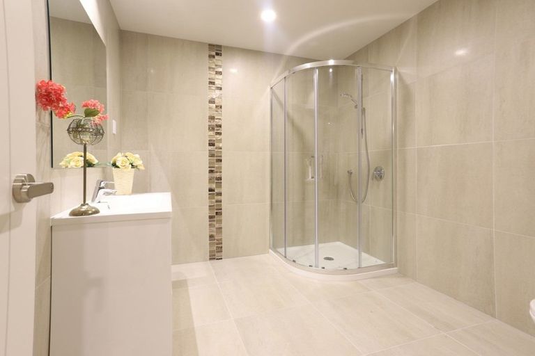 Photo of property in 6 Celestial Crescent, Orewa, 0931