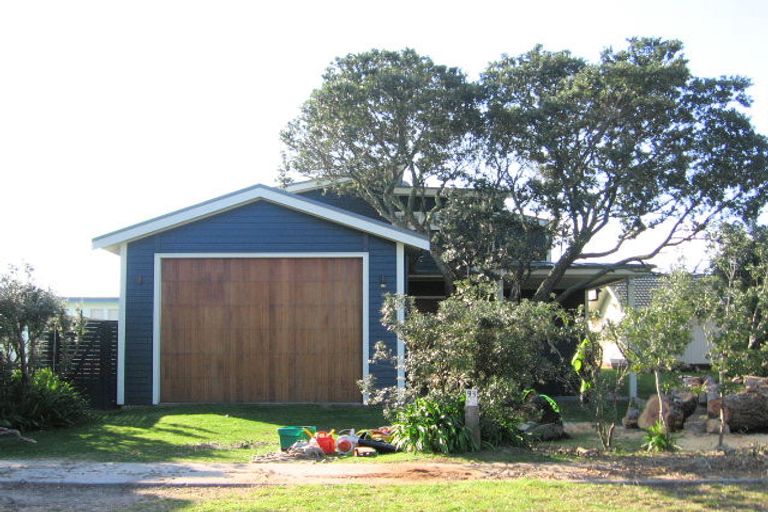 Photo of property in 93 Captain Cook Road, Cooks Beach, Whitianga, 3591