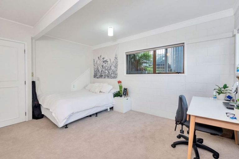 Photo of property in 10 Ardern Avenue, Stanmore Bay, Whangaparaoa, 0932