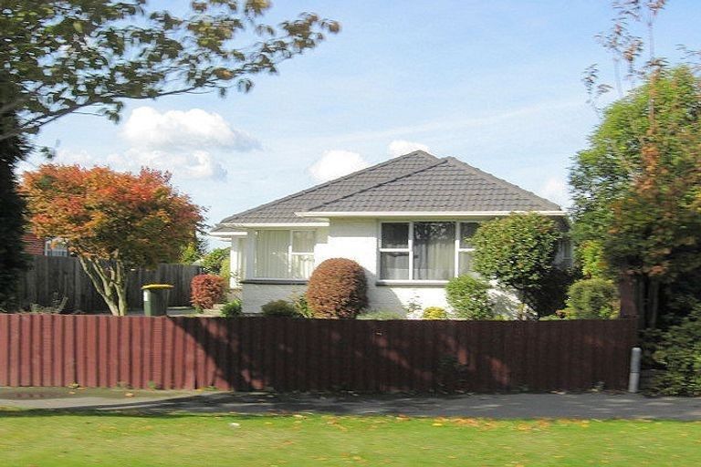 Photo of property in 19 Solway Avenue, Ilam, Christchurch, 8041