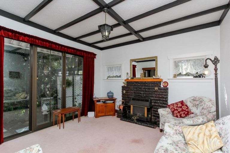 Photo of property in 84 Whiteley Street, Moturoa, New Plymouth, 4310