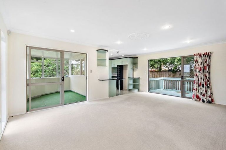 Photo of property in 46 Bronzewing Terrace, Unsworth Heights, Auckland, 0632