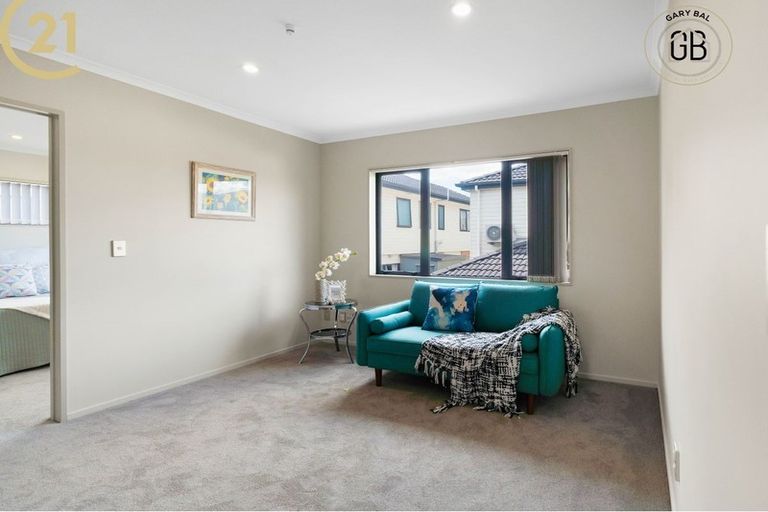 Photo of property in 7e Boeing Place, Goodwood Heights, Auckland, 2105